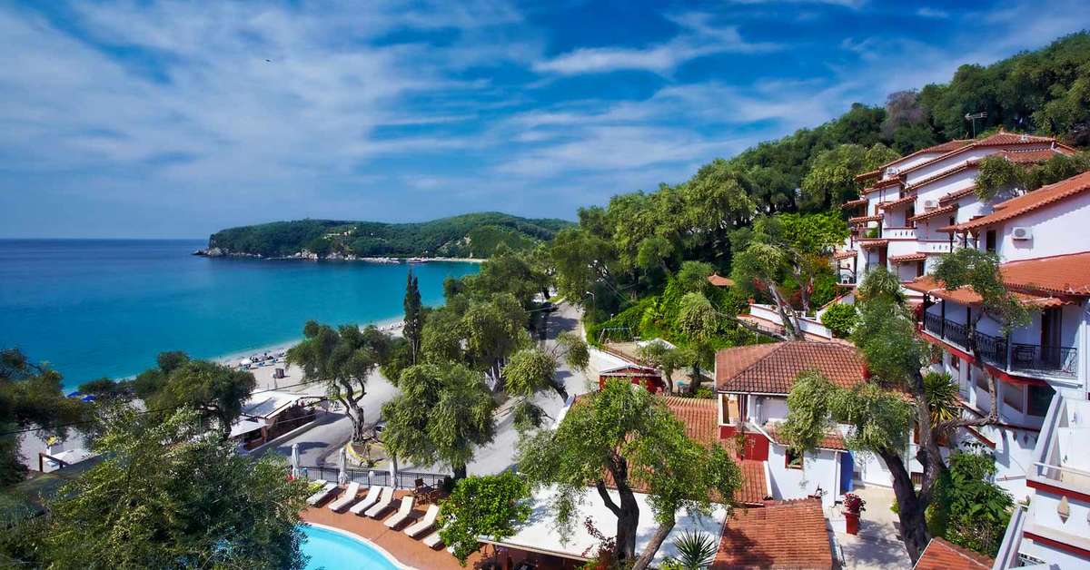 Een foto van het zwembad bij Hotel Valtos Beach
