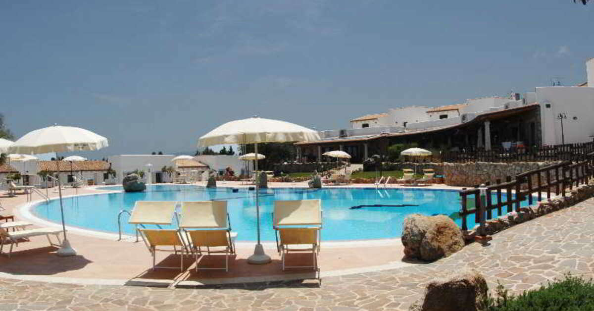 Een foto van het zwembad bij Nuraghe Arvu Resort