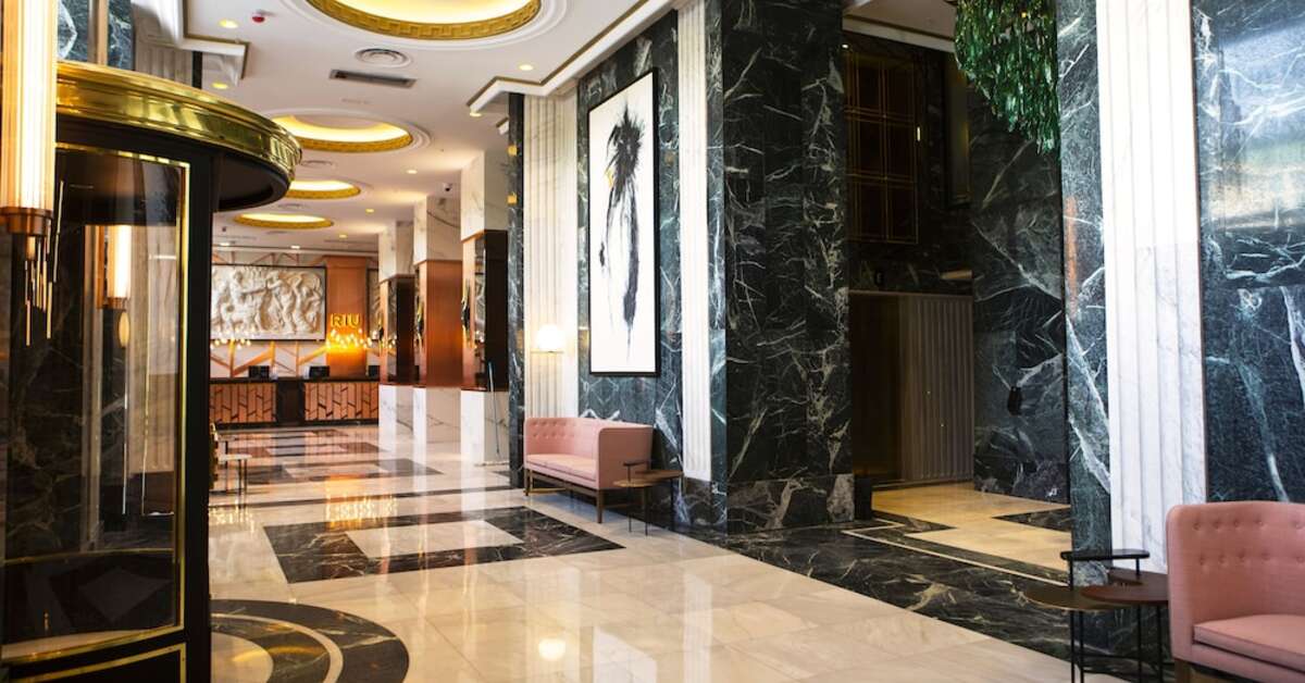 Een foto van het interieur van Riu Plaza Espana