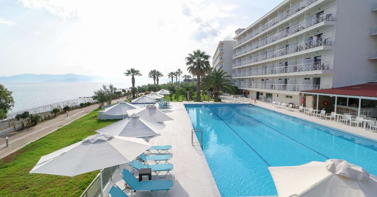 Een foto van een overzicht van Calamos Beach Hotel