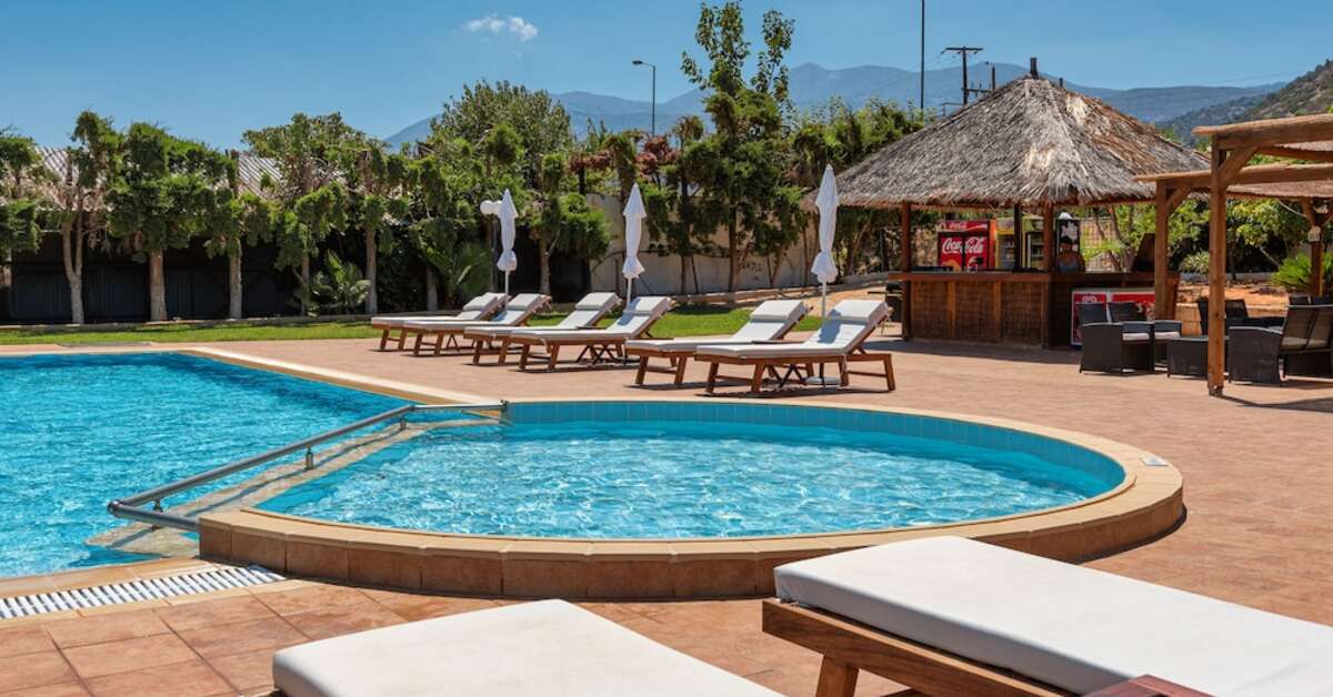 Ein Foto vom Pool im W Suites