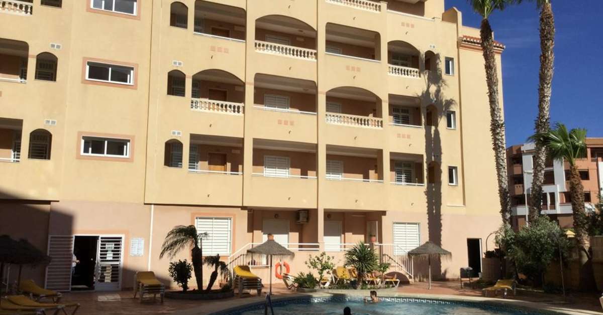 Een foto van het zwembad bij Maracay Appartementen