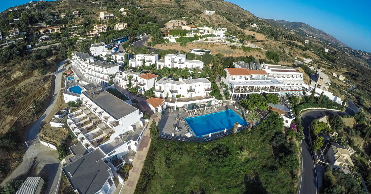 Een foto van het zwembad bij Panorama Village & Hotel