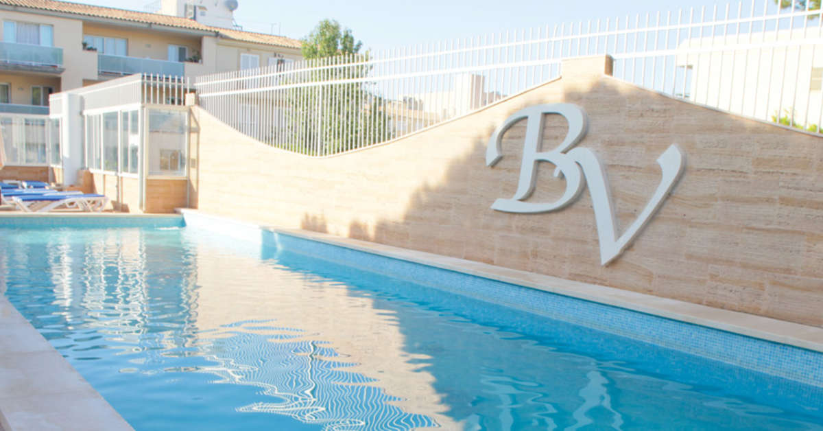 Ein Foto vom Pool im Hotel Baviera