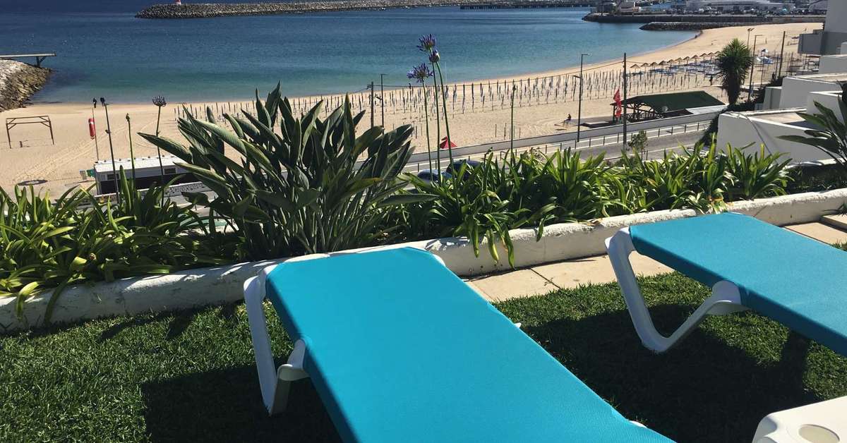 Een foto van het terras bij Hotel Do Mar