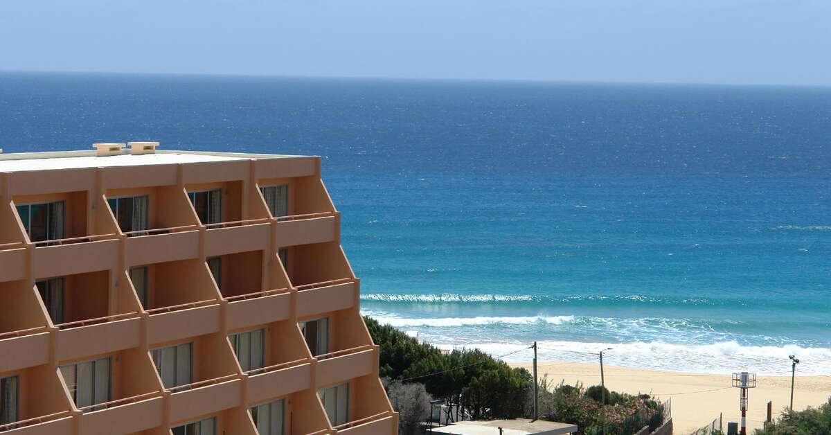 Een foto van de buitenkant van Vila Baleira Porto Santo Resort