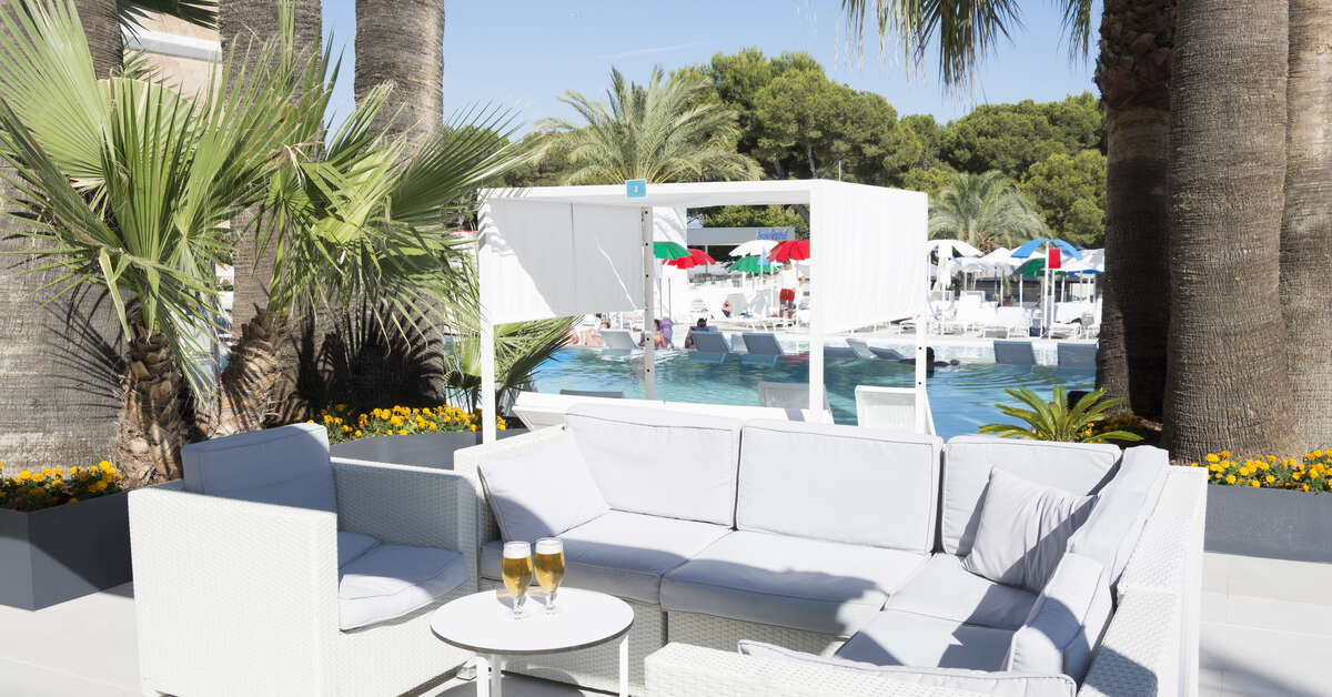 Ein Foto von der Terrasse im Reverence Mare Hotel