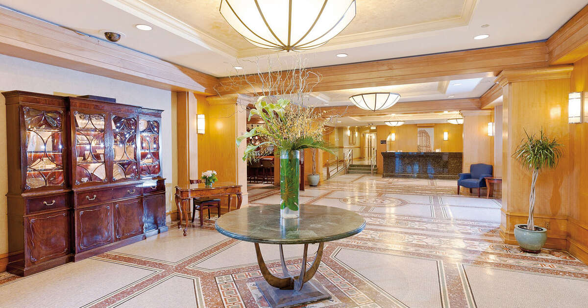 Een foto van het interieur van Martinique New York on Broadway Curio Collection by Hilton