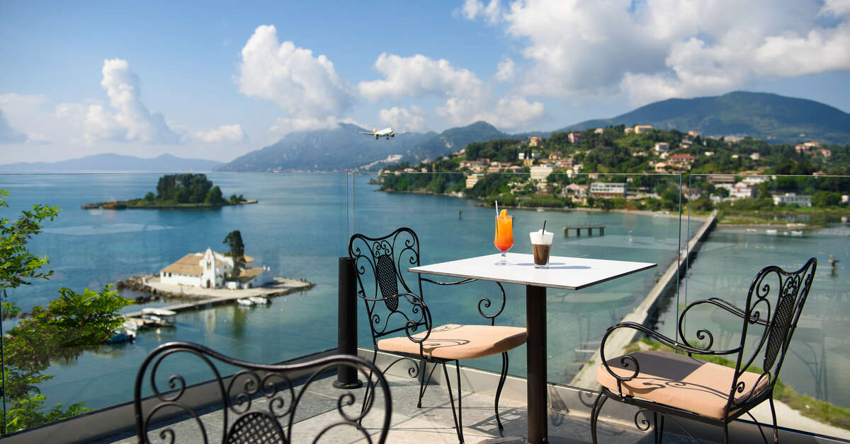 Ein Foto von der Terrasse im The Royal Grand Hotel