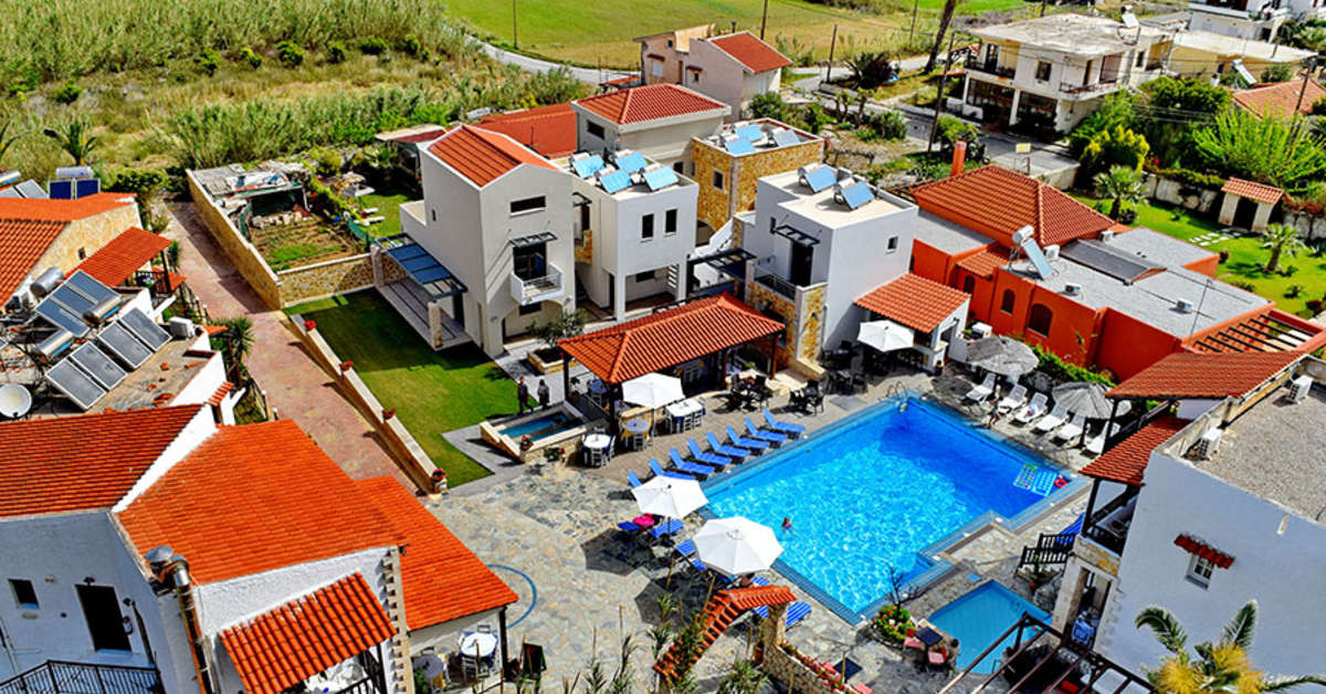 Een foto van het zwembad bij Ledra Maleme Hotel
