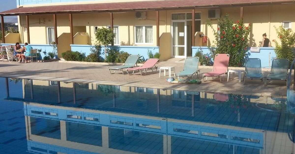 Ein Foto vom Pool im Hotel Eleni Palace