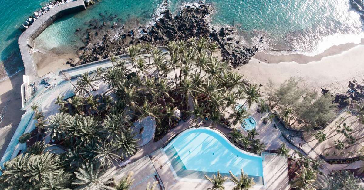 Een foto van de buitenkant van Hotel Los Fariones