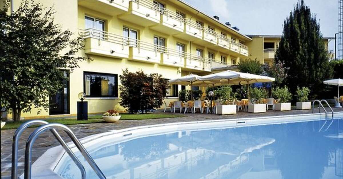 Een foto van het zwembad bij Hotel Du Parc