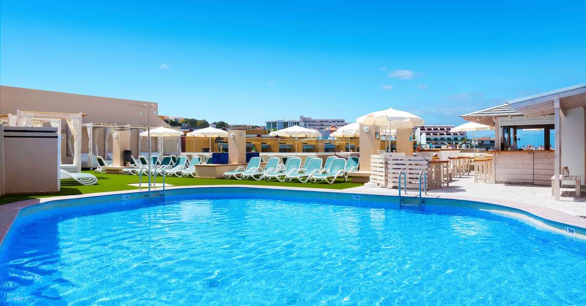 Een foto van het zwembad bij Aparthotel Dragos Del Sur