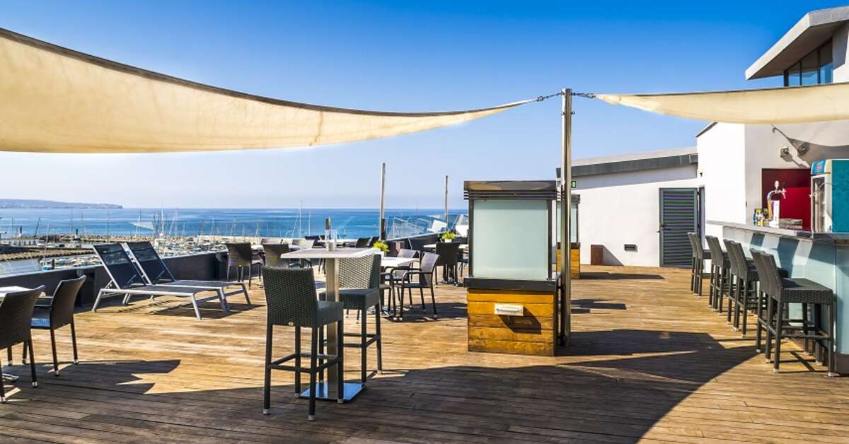 Een foto van het terras bij Nautic Hotel & Spa