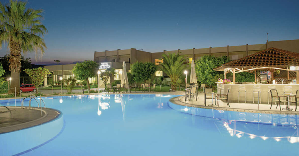 Een foto van het zwembad bij Aethria Hotel