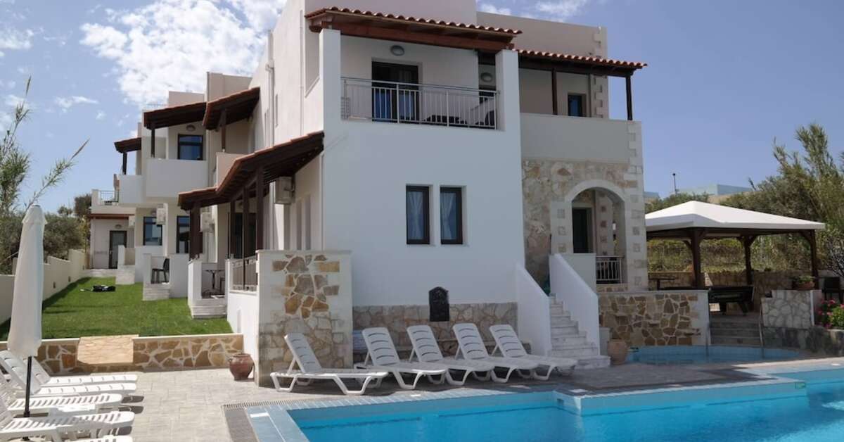 Een foto van het zwembad bij Ledra Maleme Hotel