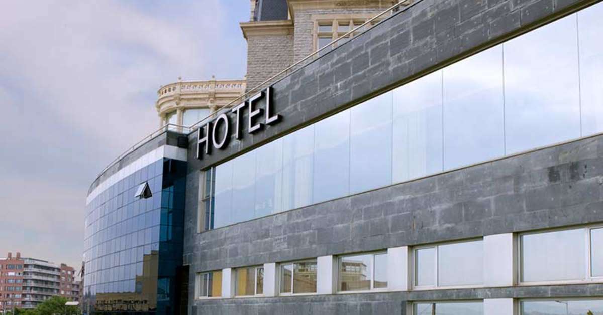 Een foto van de buitenkant van URH Palacio de Oriol Hotel
