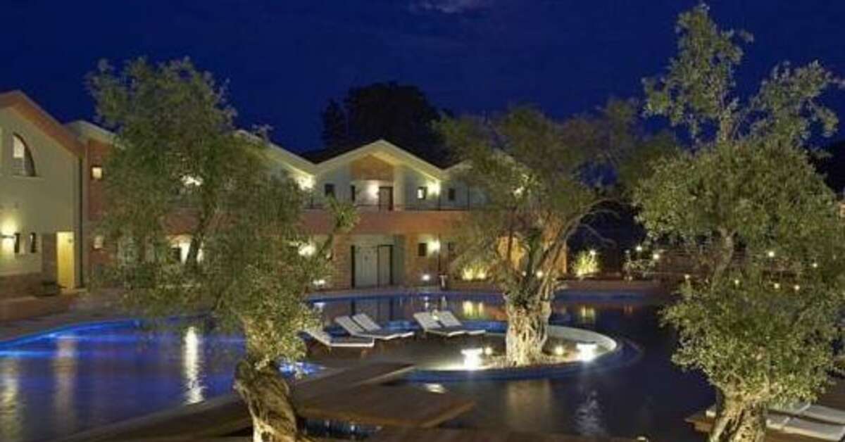 Ein Foto vom Pool im Alexandra Golden Boutique Hotel