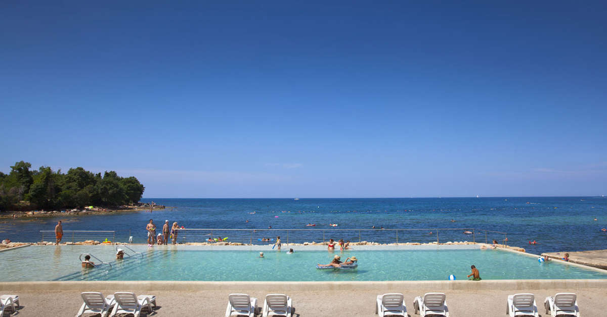 Een foto van het zwembad bij Aminess Planet Camping Holidays Homes & Resort Maravea