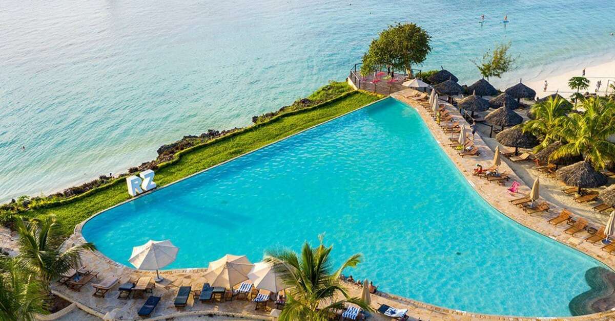 Een foto van het zwembad bij Royal Zanzibar Beach Resort