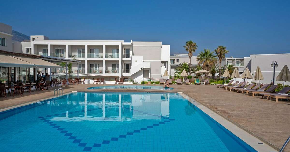 Ein Foto vom Pool im Delfina Tropic Beach