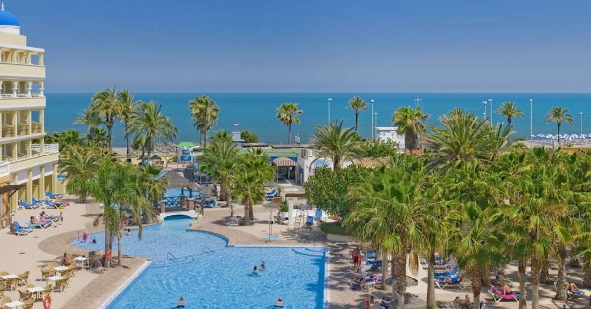 Een foto van het zwembad bij Mediterraneo Bay Hotel & Resort