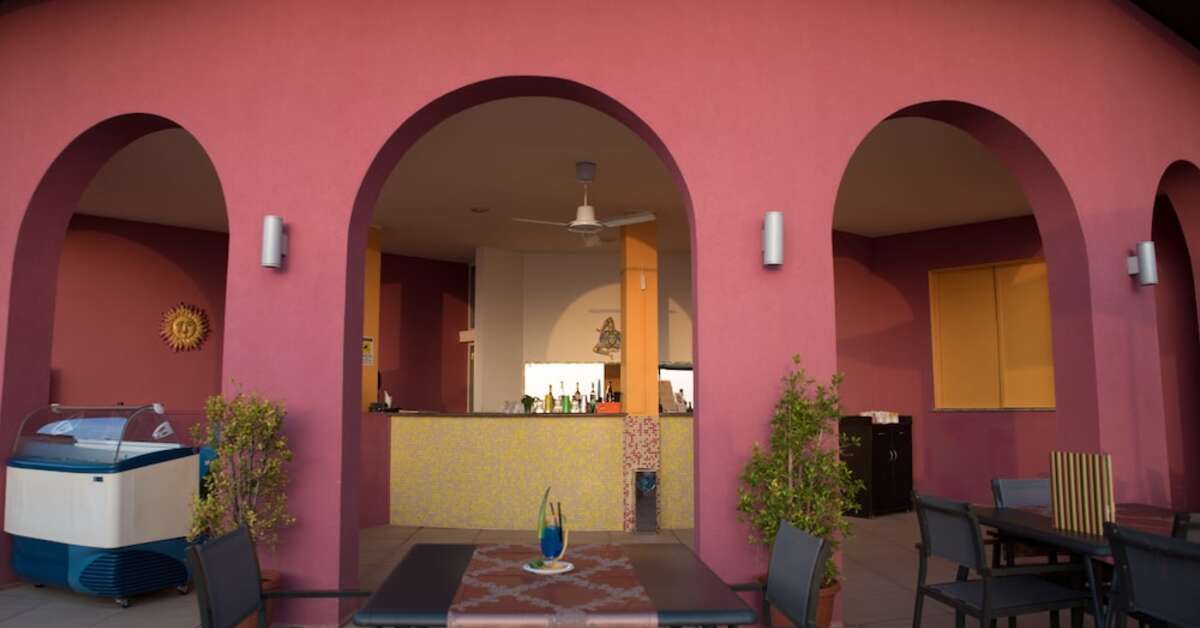 Een foto van het terras bij GH Avalon Sikani Resort