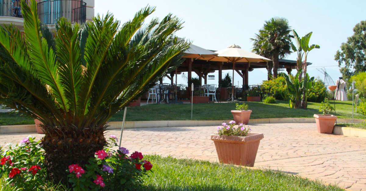 Een foto van de buitenkant van BV Airone Resort