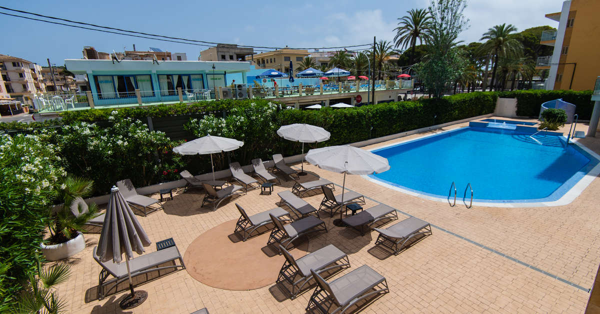 Een foto van het zwembad bij Hotel Bella Mar