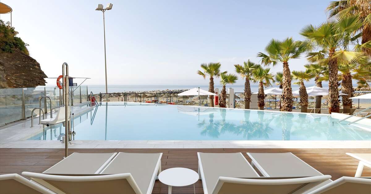 Een foto van het zwembad bij Benalma Hotel Costa del Sol