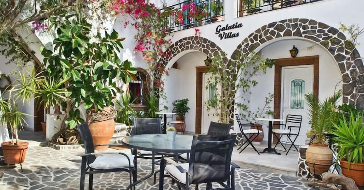 Een foto van het terras bij Galatia Villas