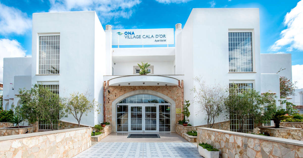 Een foto van de buitenkant van Ona Village Cala D'Or