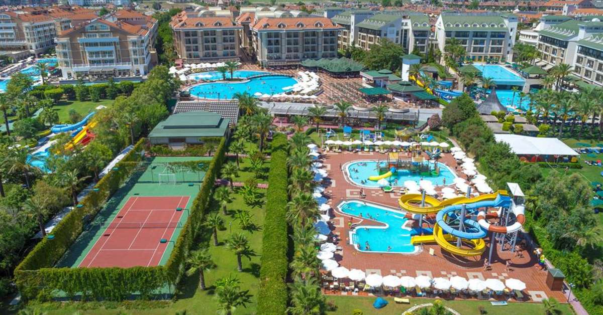 Een foto van het zwembad bij Hotel Turan Prince