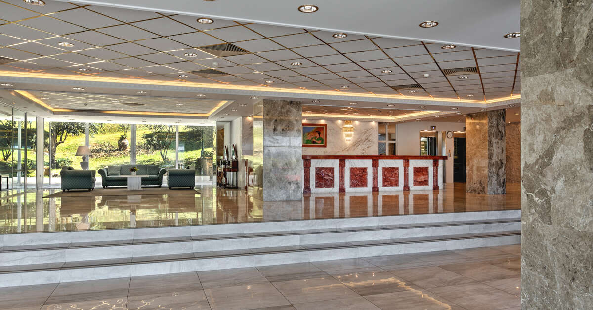Een foto van het interieur van Divani Corfu Palace