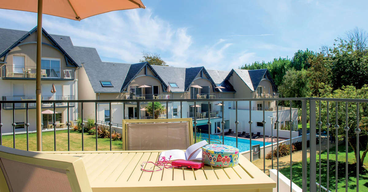 Een foto van het zwembad bij Lagrange Les Jardins d'Arvor