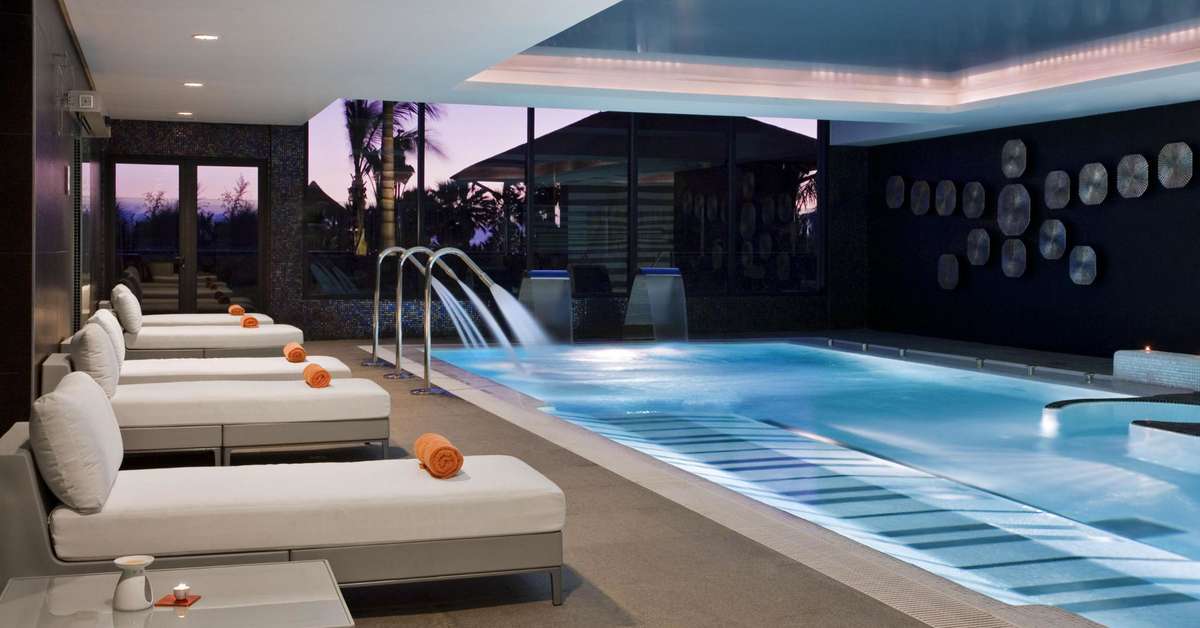 Een foto van het zwembad bij Gran Melia Palacio de Isora
