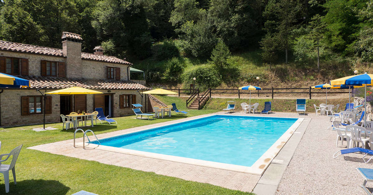 Een foto van het zwembad bij Agrituristica Monte Acuto