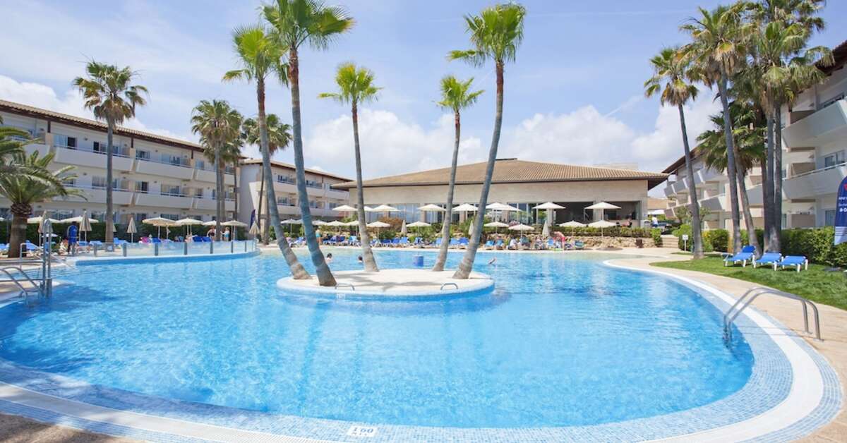 Een foto van het zwembad bij Grupotel Mallorca Mar
