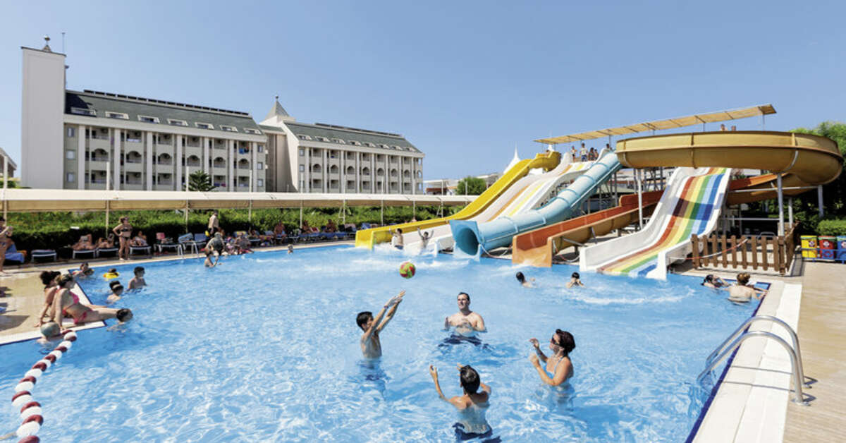 Een foto van het zwembad bij Calimera Hane Garden