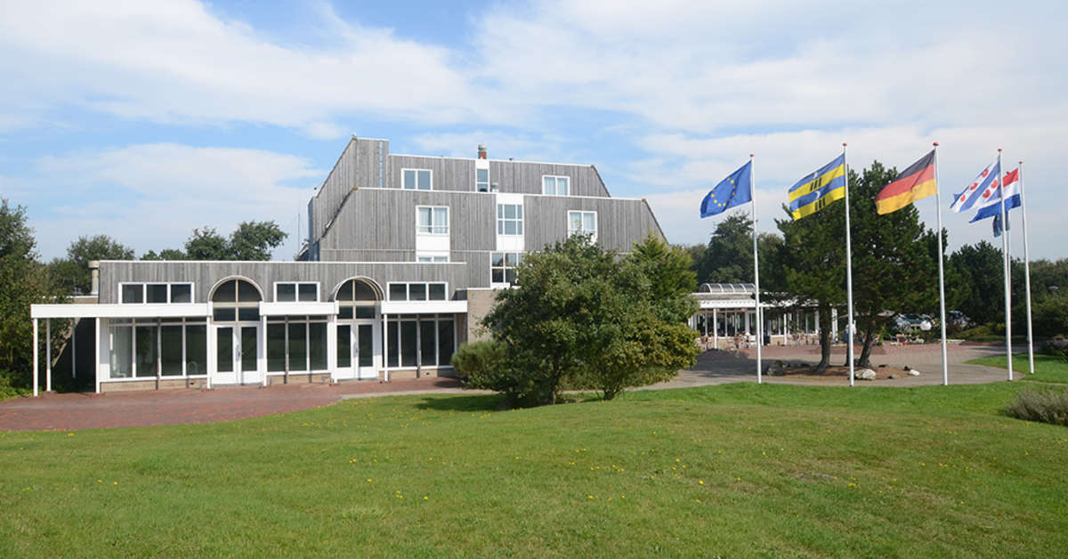 Een foto van de buitenkant van Fletcher Resort-Hotel Amelander Kaap