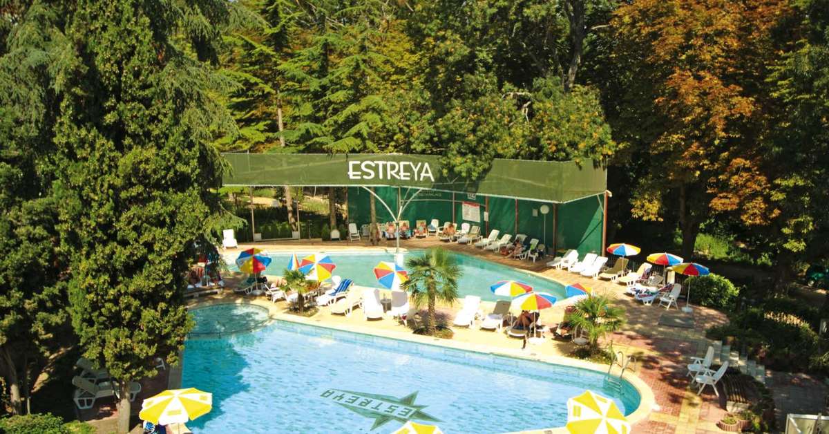 Een foto van Estreya Palace & Residence