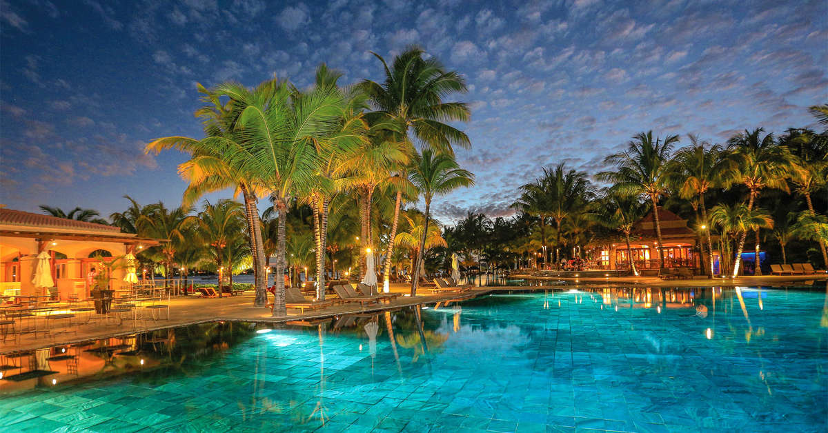 Een foto van het zwembad bij Mauricia Beachcomber