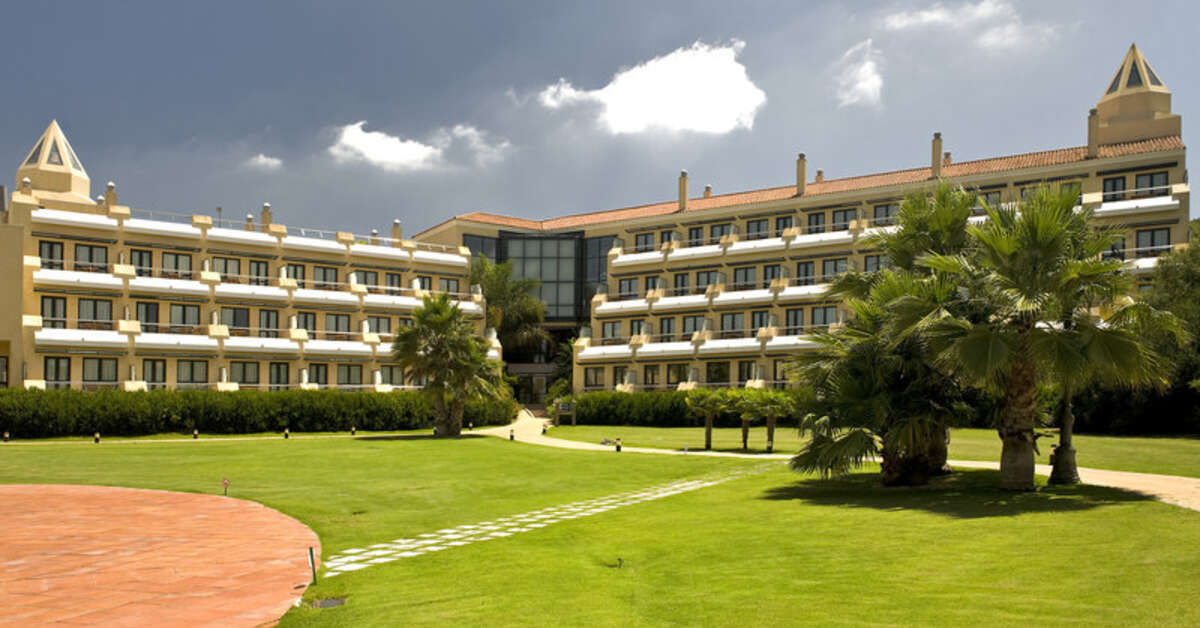 Een foto van de buitenkant van Barcelo Jerez Montecastillo & Convention Center