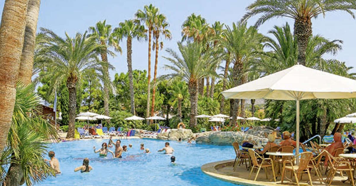 Een foto van het zwembad bij Allsun Hotel Estrella & Coral de Mar