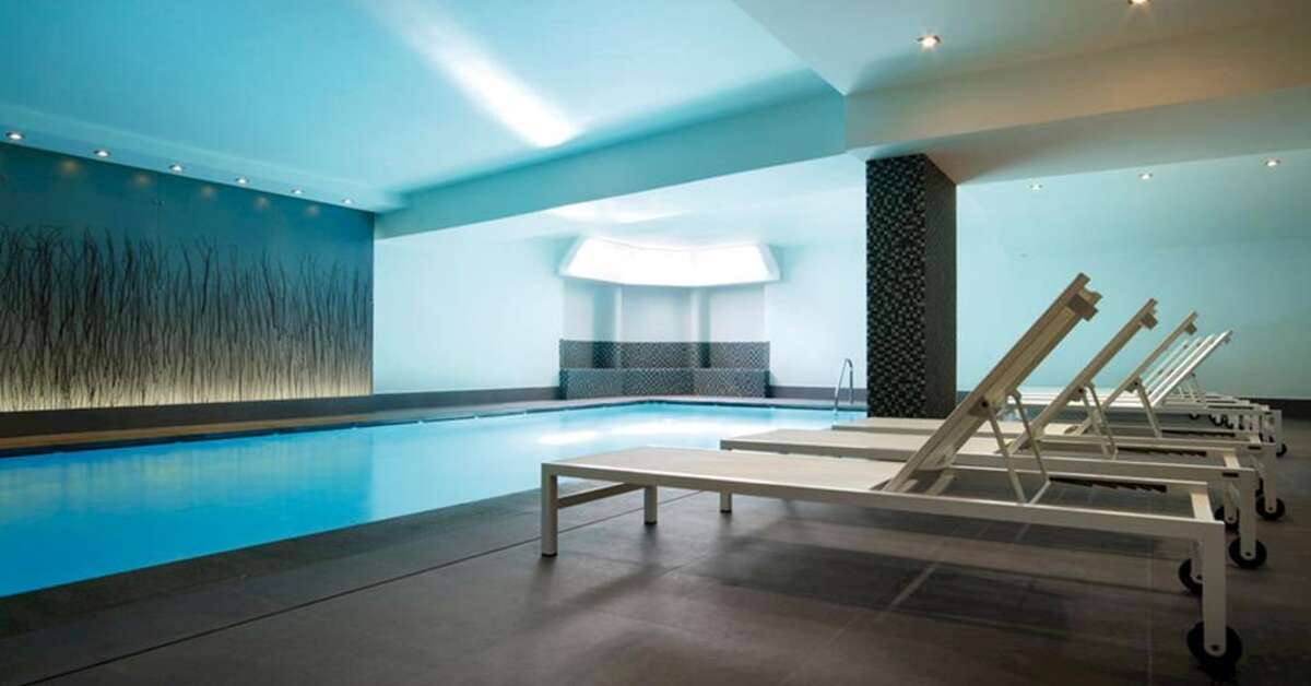 Een foto van het zwembad bij Hotel Aezaert
