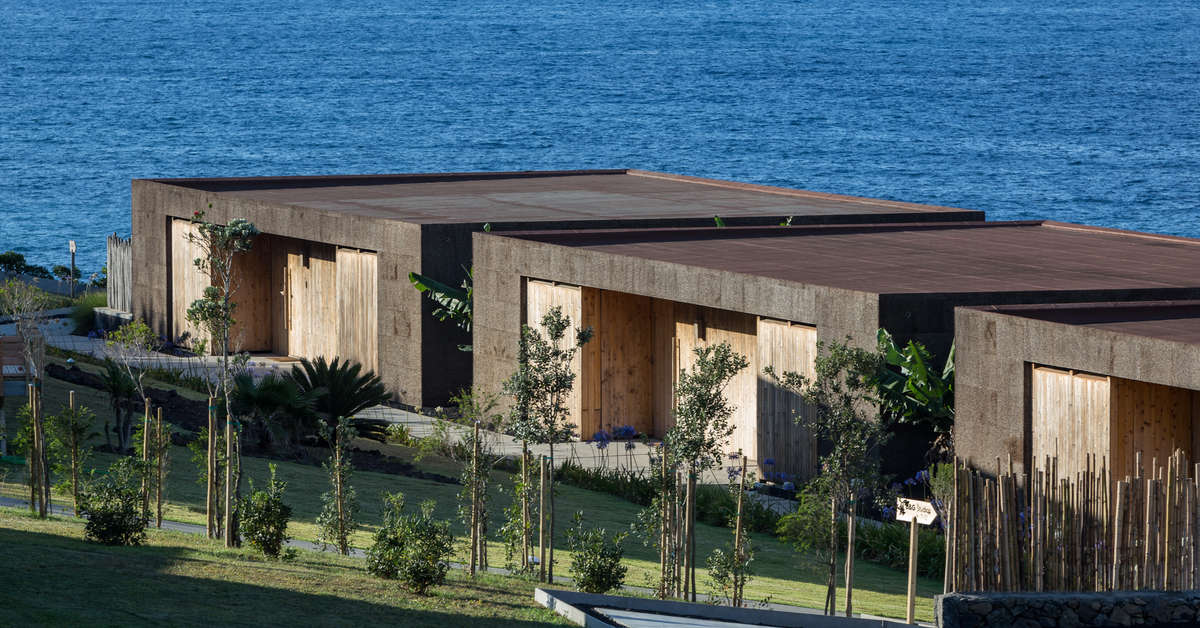 Een foto van de buitenkant van Santa Barbara Eco Beach Resort