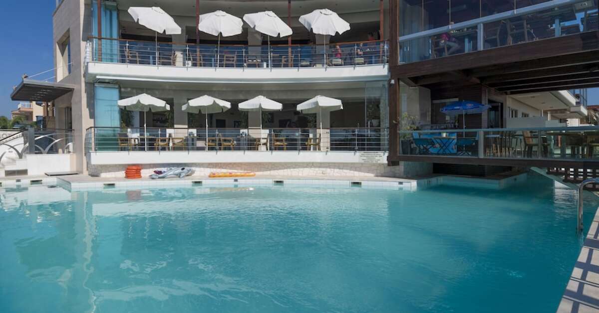 Een foto van het zwembad bij Cosmopolitan Hotel & Spa