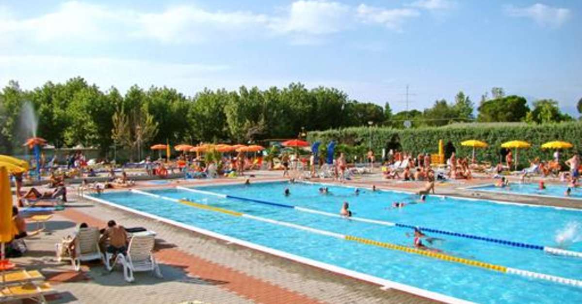 Een foto van het zwembad bij Camping Gasparina