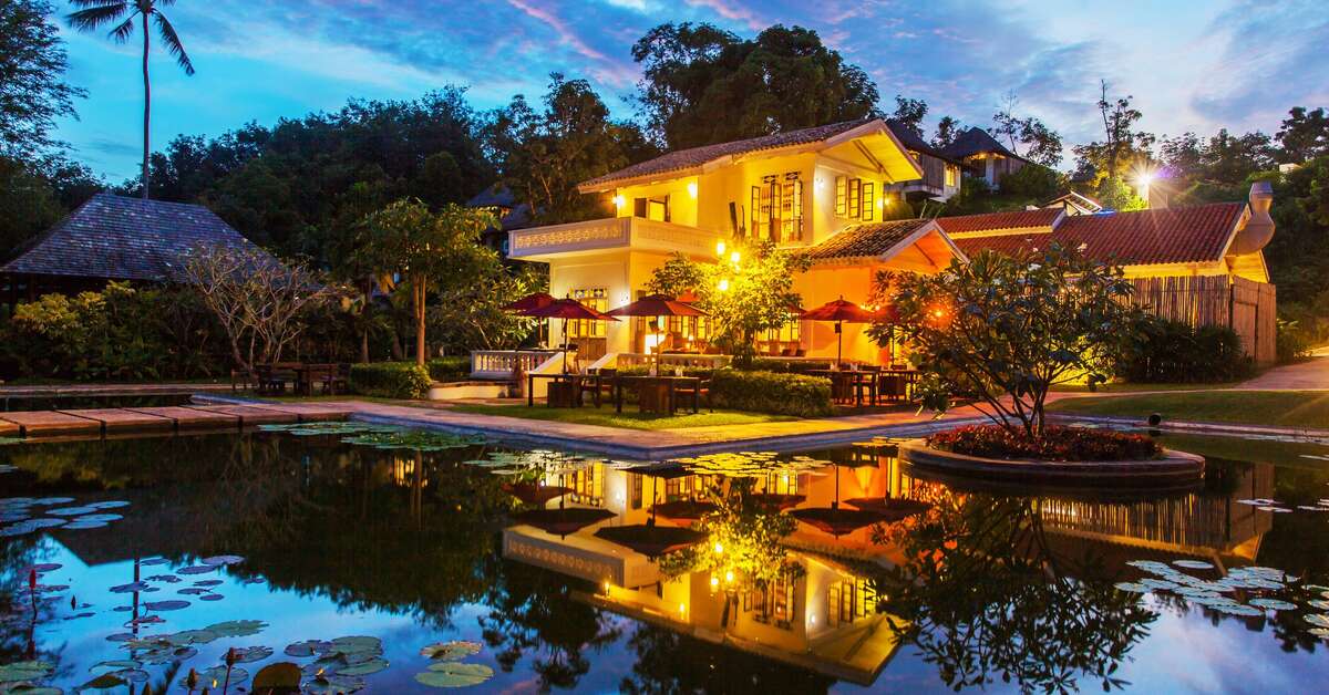 Een foto van de buitenkant van The Vijitt Resort Phuket